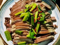 -墨脱石锅椰子鸡•香草鸭•东山羊(大东海店)