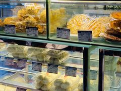 面包甜点陈列柜-白玉兰食品甜凤店(合生汇店)