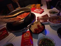 -钢管厂五区小郡肝串串香(滨江店)