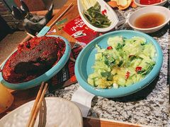 -老牌坊云南鱼豆花火锅(哈西万达店)
