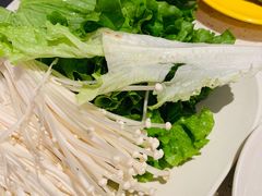 -佰烧海鲜烤肉火锅自助(世茂国际广场店)