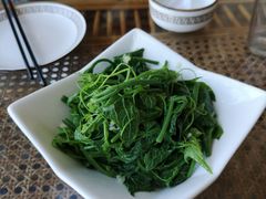 -红栌温泉山庄生态美食餐厅