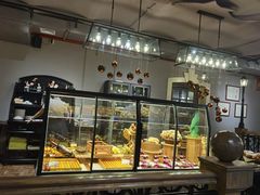 面包甜点陈列柜-秋林西餐厅(总店)