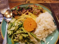 -SISTERS BAR RESTAURANT川意酒馆(嘉善老市H楼店)