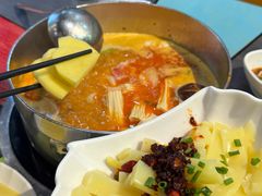 -四季喧黔味豆米火锅(万达广场店)