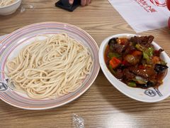-歹歹的加个面过油肉拌面