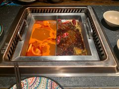 -老牌坊云南鱼豆花火锅(哈西万达店)