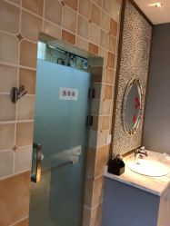 -静博士养生美容连锁