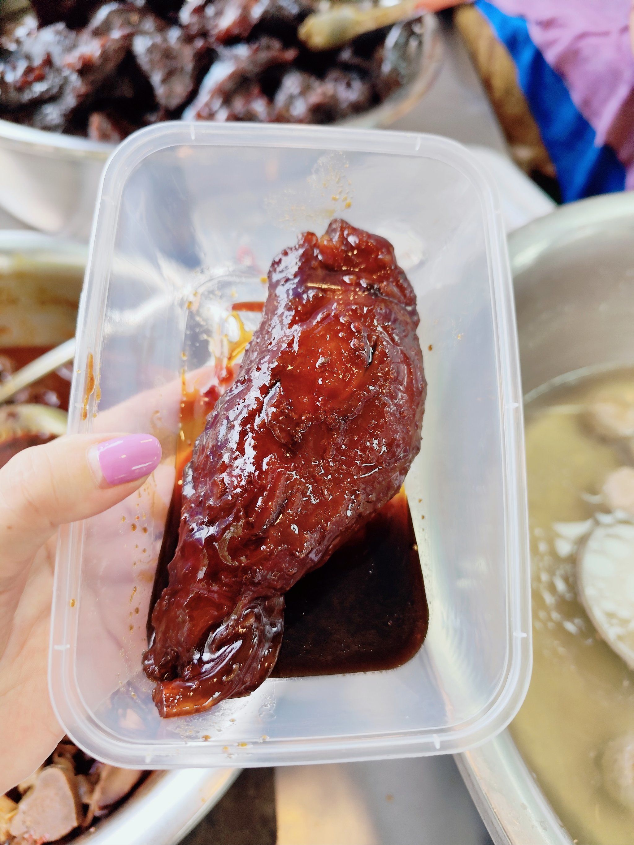 来一小块卤牛肉