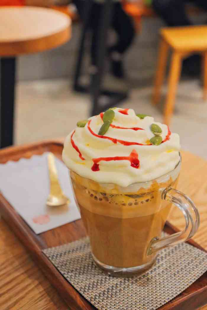 石藤咖啡-"石藤咖啡,凤凰街上的一家咖啡店,很日系风.