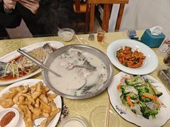 -雪湖煜辰鱼头老店(雪野湖店)