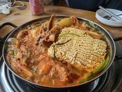 土豆排骨火锅-喇喇排骨火锅·传统韩式脊骨汤(望京西园总店)