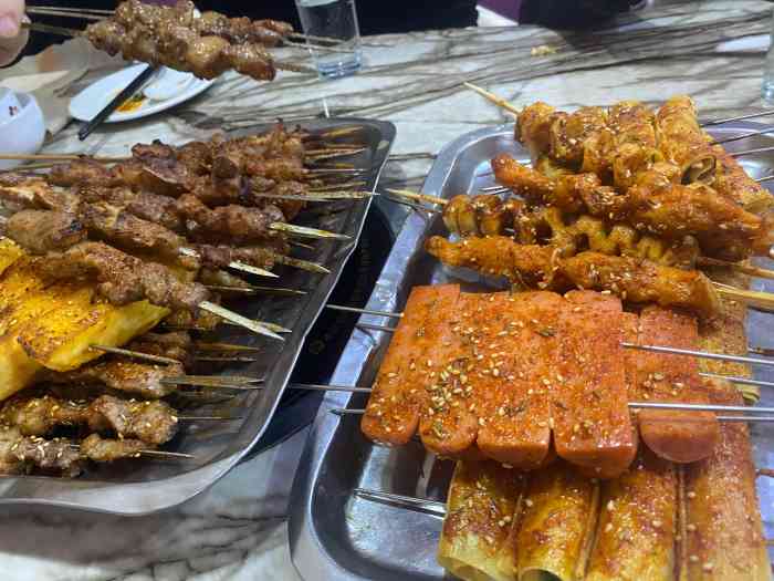 大红鹰涮肚烧烤(光复店)-"和朋友一起去的,最喜欢他家的羊排,简直是.