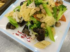 -屯老二农家铁锅炖·行业领军者(梅江店)