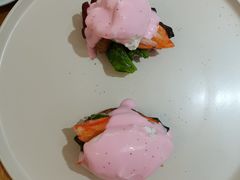 粉粉的班尼迪克蛋-CHILLAX轻乐时(侨建·Hi City店)