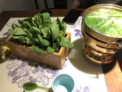 -卢大鲜鱼头捞饭(美利广场店)