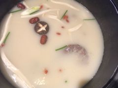 -三人行骨头王火锅(长寿店)