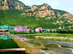 -百里峡七彩艺术小镇