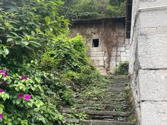 -高荡千年布依古寨旅游景区