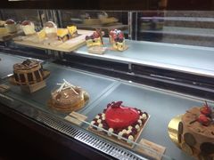 面包甜点陈列柜-西点坊(浦东香格里拉店)