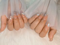 -董小姐日式美甲美睫·皮肤管理