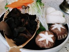 -椰子营·椰子鸡火锅(万象里店)