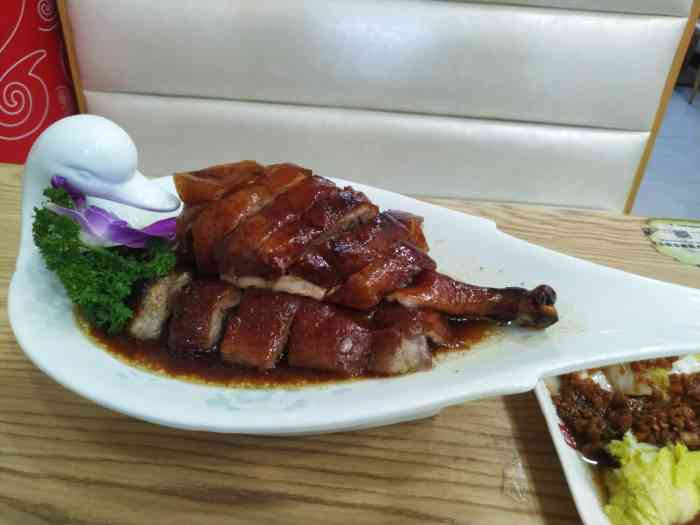 大塘烧鹅(活力广场店)-"「至尊烧鹅」好吃不油腻,皮很脆,沾点酱更.