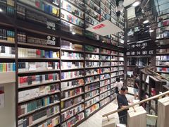 -钟书阁(群光广场店)