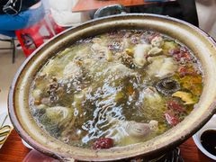炭炉果鸡煲-威邵鸡煲(西华路总店)