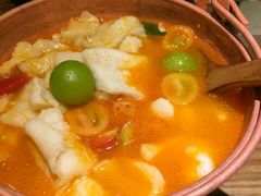 -云海肴·汽锅鸡·云南菜(天山百盛优客店)