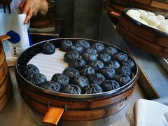 黑猪肉黑金包-李与白包子铺(桐梓林店)