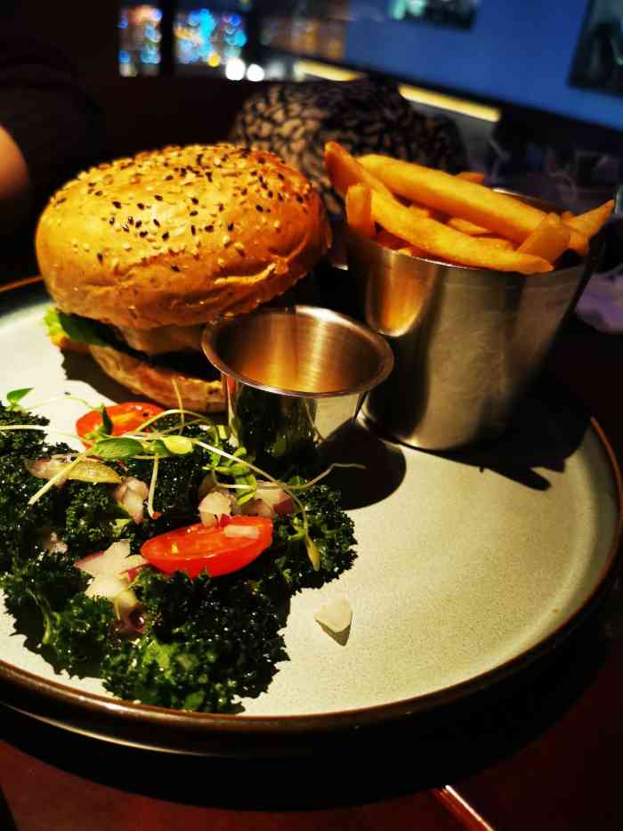 bluefrog蓝蛙(三里屯太古里店)-"非常喜欢的一个店,装修简约大方,适合