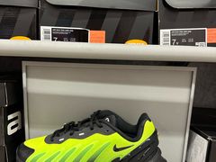 -NIKE 换季优惠店(上海青浦奥特莱斯)