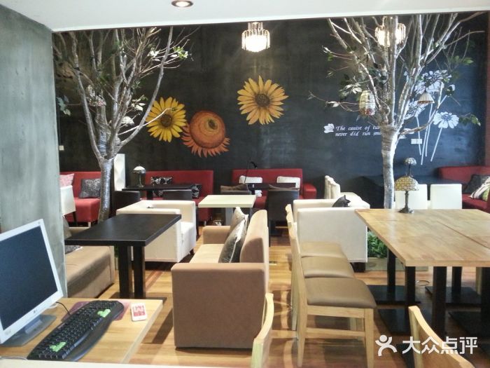 董小姐咖妃·咖啡·简餐.意面(松江大学城店)大堂图片
