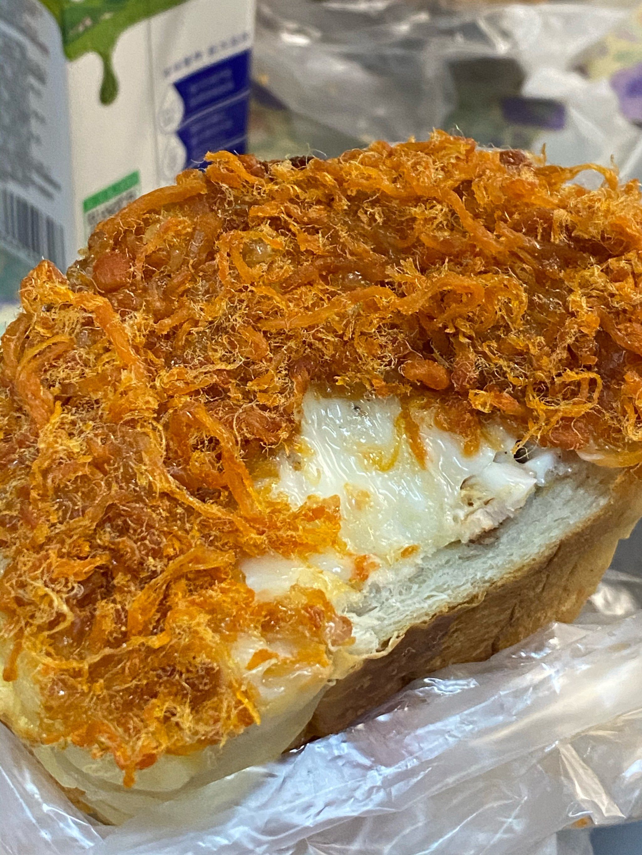 巨巨巨好吃的肉松面包!