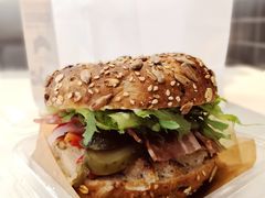 鸡肉培根培果三明治-巴黎贝甜(大宁国际商业广场店)