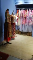 -觅白婚纱礼服馆