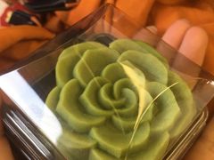 -星巴克臻选(上海虹桥新天地三店)