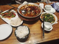 -泉畔人家·老济南经典鲁菜(大明湖店)
