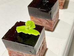 琥珀镇江肴肉配鱼籽酱-江仙雅居(中航国际店)