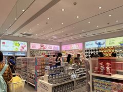 -名创优品(山东青岛华润万象城店)
