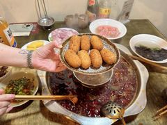 -渝嘴小老弟老火锅(华新村店)