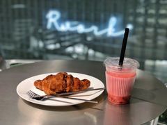 焦糖牛角包-RWORK·COFFEE(滨江店)