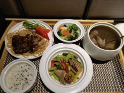 -臻康乃馨月子中心(集美店)