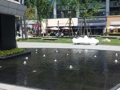 -绿地缤纷城-停车场