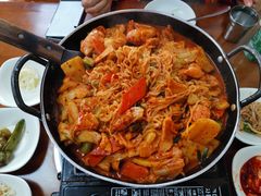 -亲昵春川鸡排(韩国美食街店)