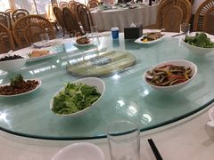 -红栌温泉山庄生态美食餐厅