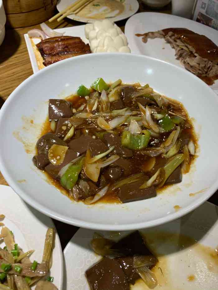 自从开始定位婚宴场所后,惠泽园就有点跑偏了初心,其实从名字上也能看