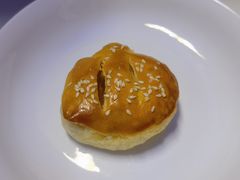 现烤手作老婆饼-昆明冠生园·蛋糕·面包(朗悦湾店)