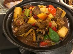 辣酱焖牛腩-蜀遇素兰中国菜